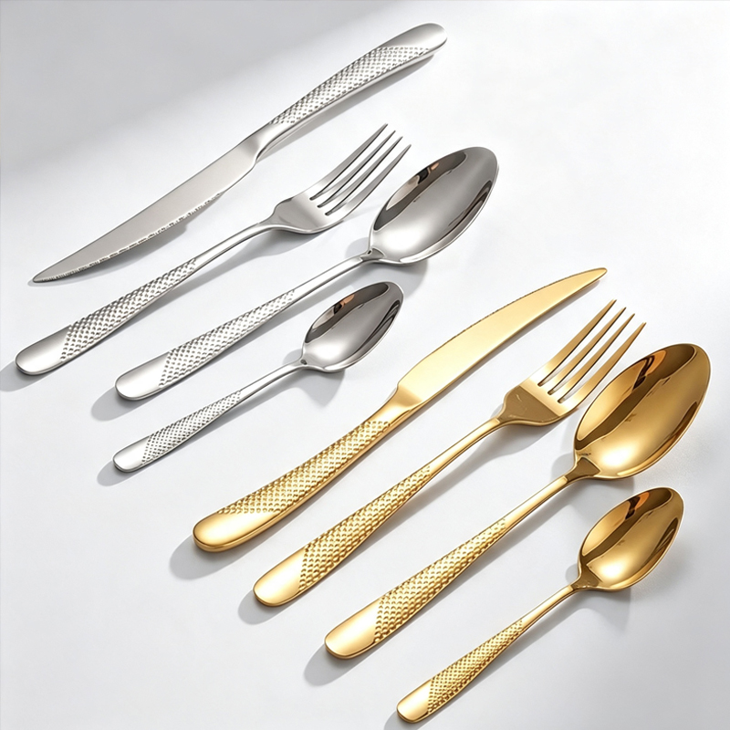 32ピーススターダイヤモンドパターンカトラリーセット、ステン - Gold Plated Cutlery のレビューと価格