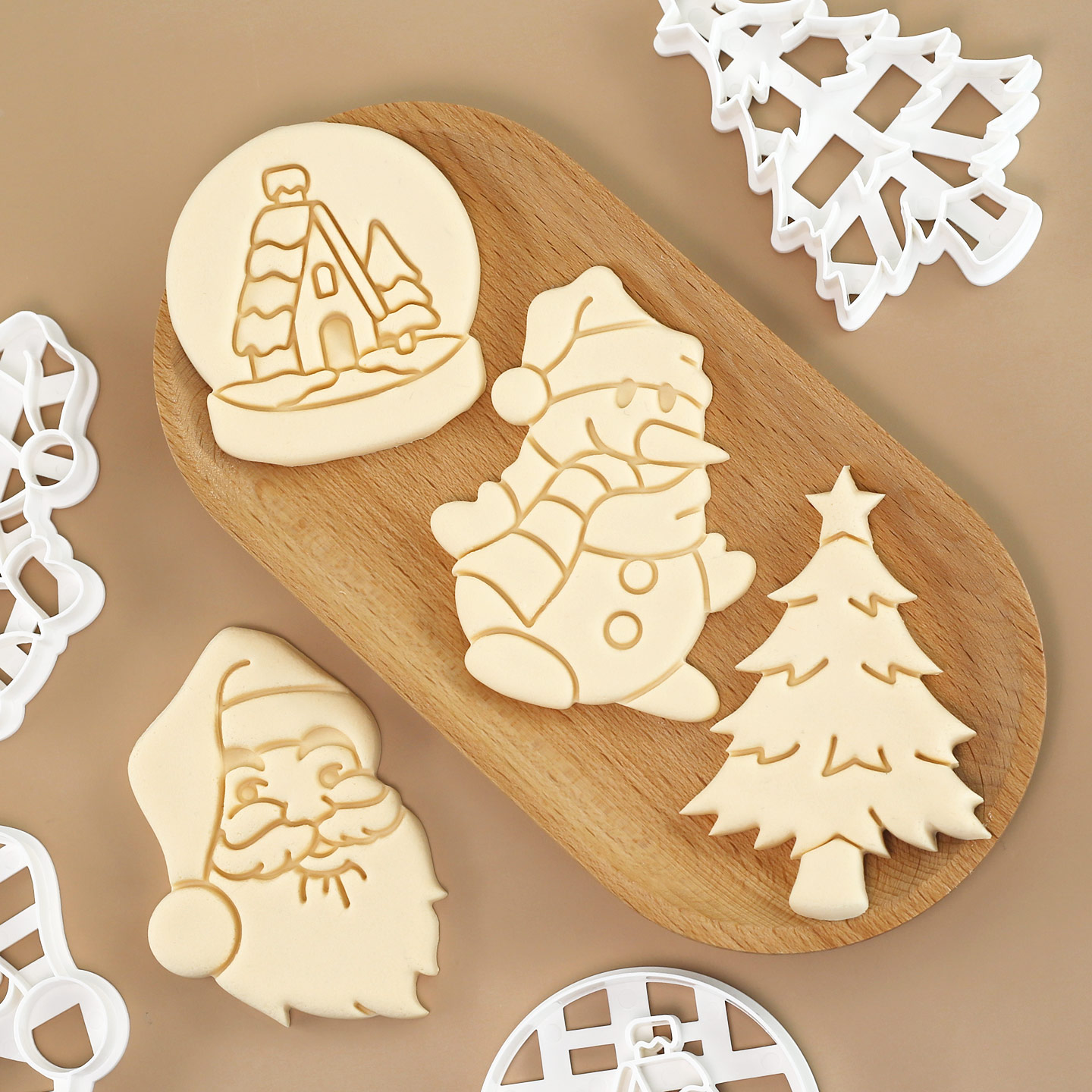 4個入り クリスマス クッキー型 サンタクロース 雪だるま  - Crystal Ball Decor のレビューと価格