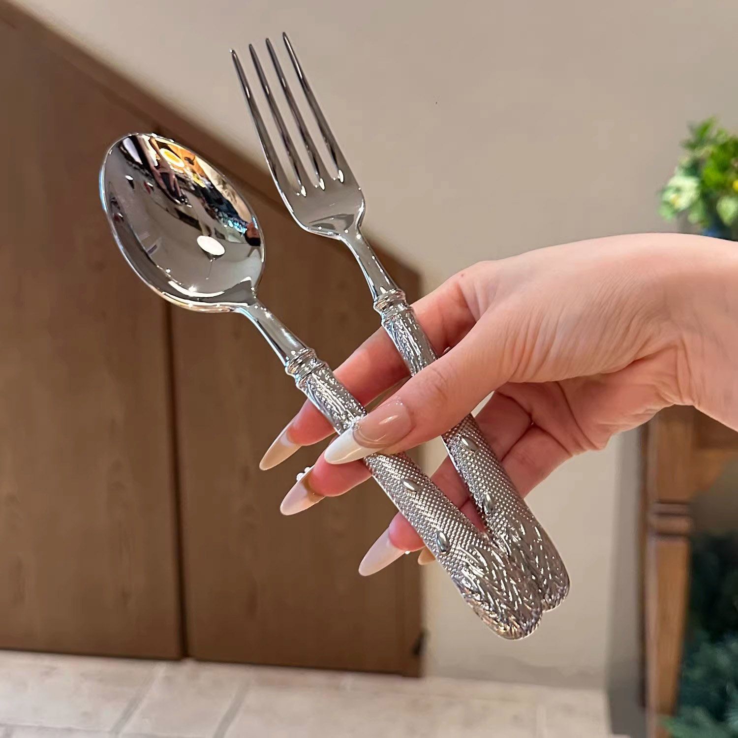 304 ステンレス鋼カトラリーセットシルバーステーキナイフフ - Gold Plated Cutlery のレビューと価格